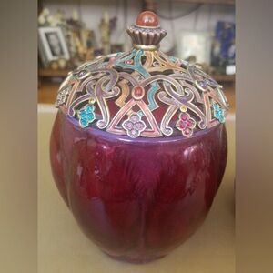 JAY STRONGWATER LARGE ARABESQUE SCROLL JEWELED CRYSTAL ENAMEL VANITY JAR RED